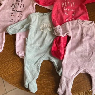 Lot 4 pyjamas en 3 mois